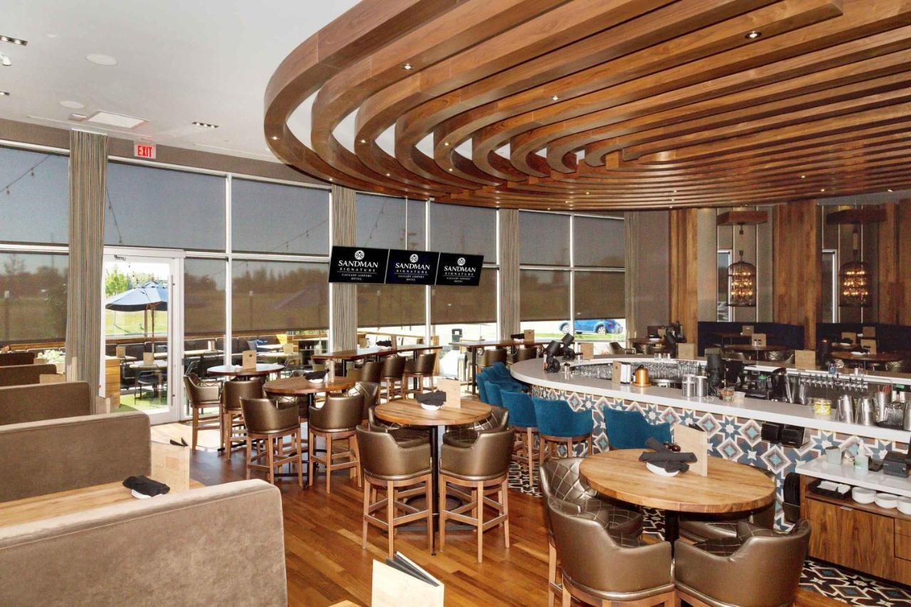 Sandman Signature Calgary Airport Hotel Extérieur photo