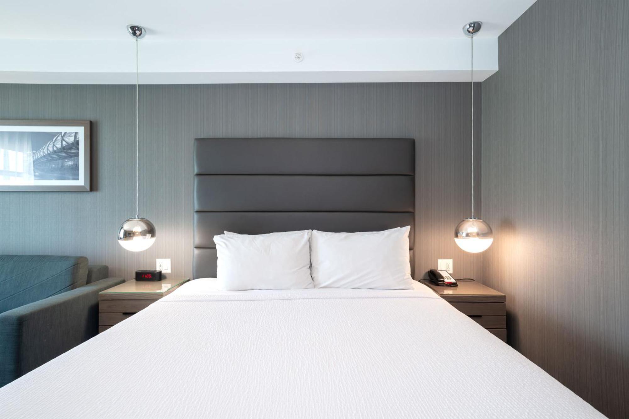 Sandman Signature Calgary Airport Hotel Extérieur photo